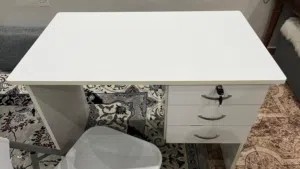 طاولة خشب تفصيل جودة ممتازة وكرسي