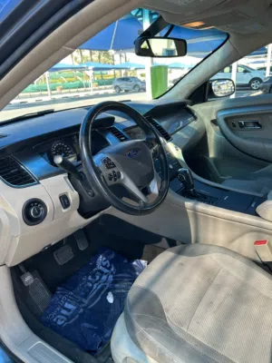 Used Ford Taurus in Farwaniya
