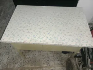 مكتب حديد مستخدم نظيف