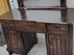 خزانة ملابس وتسريحه بحاله ممتازه
