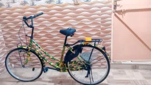 دراجة هوائيه  جديد باسكل نضيف جدا مناسب لجميع المحافظات العراق كله ولجميع العمار مقبول نضيف