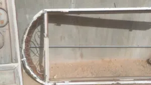 باب للبيع النوعية الأولى متين ورزين خشب ف اللوح