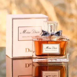 عطر Miss Dior للنساء – Miss Dior – أنوثة فرنسية برائحة الزهور المتفتحة