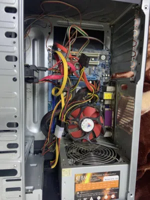 للبيع كومبيوتر مكتبي جيد للتصفح لليوتيوب للدراسه المواصفات في الصور للبيع  مع الشاشه