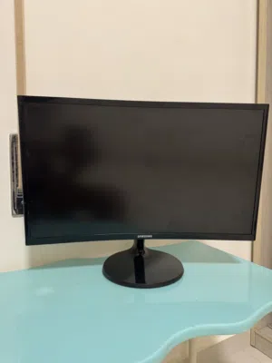 شاشة Samsung Curved 24" CF390 للبيع