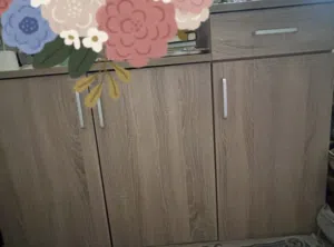طاولة ووحده تخزين كالجديدة