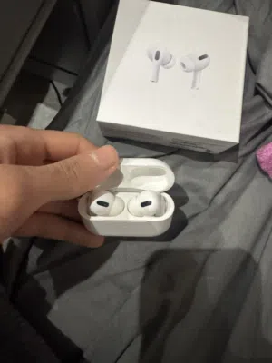 للبيع سماعه ابل جديده مافيها شي ما استخدمتها ولا مره