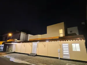 ‏٤ غرف نوم ‏.‏ ٤ حمّامات ‏.‏ 177 م٢‏2