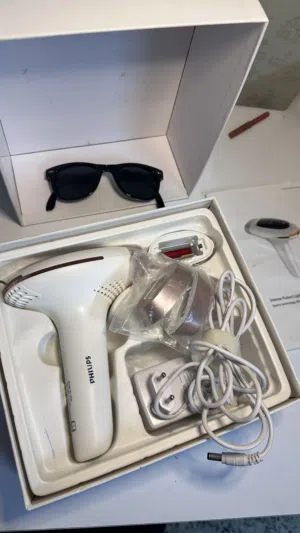 جهاز إزالة الشعر بالنبضات الضوئية Philips IPL موديل IPL-3020