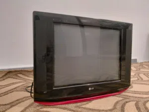 تلفاز قديم LG نوع الشاشة CRT الحجم 21 انش