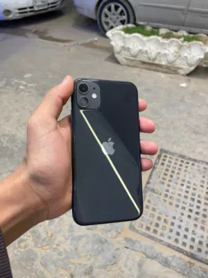 Apple iPhone 11 64 GB in Tripoli