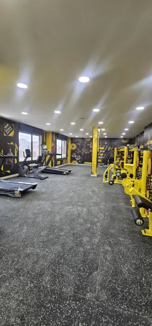 بسعر 99 الف!!! شقة طابق اول 180 متر بالجبيهة مع وجود صالة رياضية (Gym) خاصة بمالكي الشقق