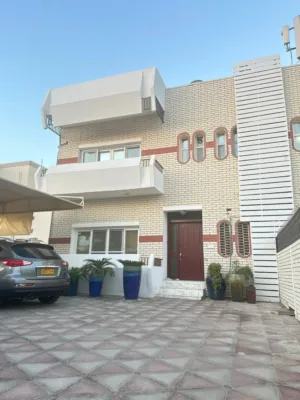 فيلا للبيع في الحيل الجنوبيه