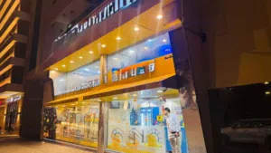 فرصه استثماريه مميزه مطعم للبيع في موقع حيوي من طابقين منطقة البحيره المجاز 3 الشارقه