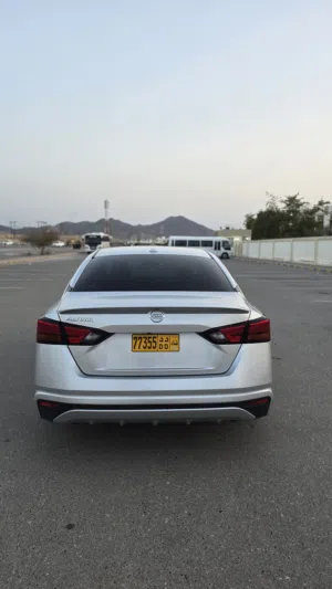Used Nissan Altima in Al Batinah