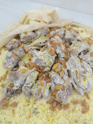 شيف طباخ شرقي وغربي وسلطات ابحث عن عمل خبره في الاكل العربي والسلطات