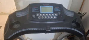 جهاز مشي فيه incline     نوع powerfit مش محتاج اي شي وشغال ومتاح التجربه  40 دينار نهائي