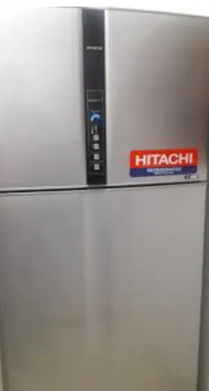 ثلاجة اوتوماتيك شركة هيتاشي . المقاس 21 قدم . اللون رمادي . انتبه الثلاجة جديدة وليست مستعملة مافتحت