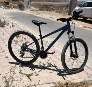 بسكليت جديد نظيفه كل شي شغال فيها
