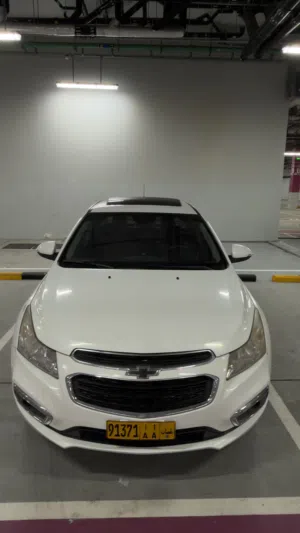 شيفروليه كروز 2017 LT صالون سيدان بيضاء بحالة جيده Chevy cruz 2017 LTsedan in a good condition