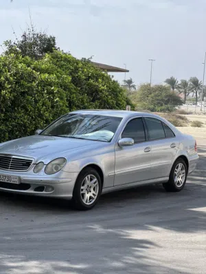 مرسيدس E200 – 2006 فل أوبشن بحالة جيدة وجاهزة للأستعمال اليومي.