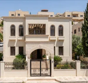 380 m2 More than 6 bedrooms Villa for Sale in Salt Other