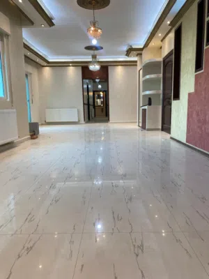 350 m2 5 Bedrooms Apartments for Sale in Amman Arjan