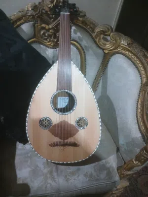 عود احترافي عتيق خامات ممتازه