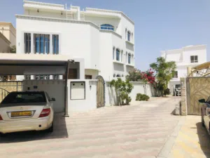300 m2 4 Bedrooms Villa for Rent in Muscat Ansab