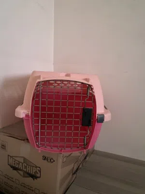 Pink large cat carrier, BD8