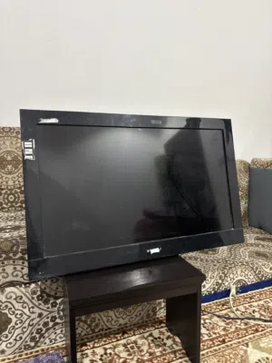 الشاشة نظيفة ما فيها أي خوش بشاشة من قدام
