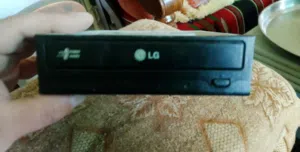 بحالة ممتازة DVD