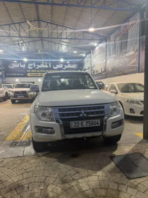 باجيرو 2020 ابيض