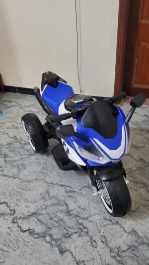 متر للاطفال مستخدم نظيف