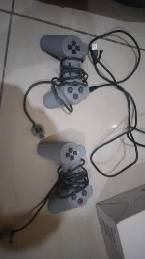 PS1 2 controllers