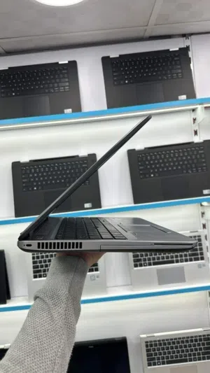 لاب توب Laptop إستيراد إتحاد أوروبي فرز أول الغني عن التعريف من حيث الحالة والجودة.