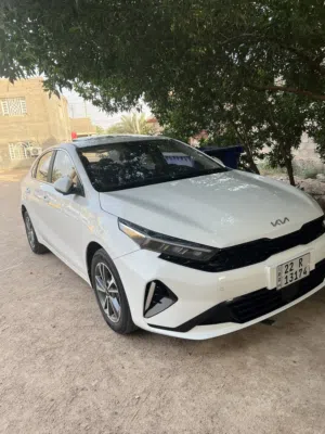 السلام عليكم متوفر K3  2025كفالة عامه فقط طخه بسيطه بلباب ماشيه 18 الف سيارة جديده وجاهزه مابيه اي ن