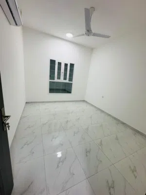 غرفه  بالحيل قريب البحر بحمام خارجي خاص.   80 ريال