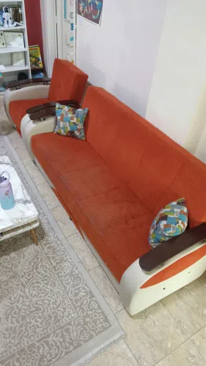 للبيع طقم كنب جودة عالية ومريح جدًا، صناعة تركية أصلية فاخر بحالة جيد جداً