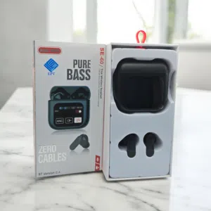 سماعات بلوتوث headphone متوافقه مع الاندرويد والايفون واللابتوب ، تجي مع شاشه صغيره للتحكم بميزاتها