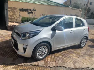 Sedan Kia in Amman