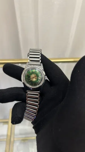 تحفة زمنية كلاسيكية ، ويست اند اصدار الشمس فنتج نظيفة جدًا