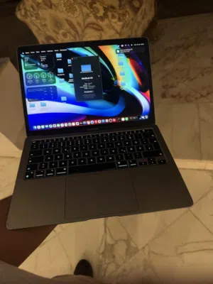 MacBook Air 2020 M1 8 g de ram 256gb de stockage Bon occasion  Prix:1300 DT