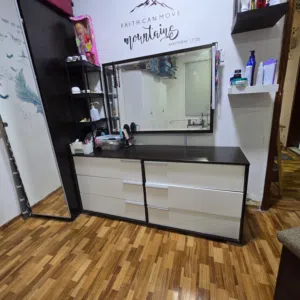dresser with mirror