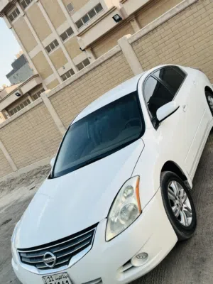 نيسان التيما 2012