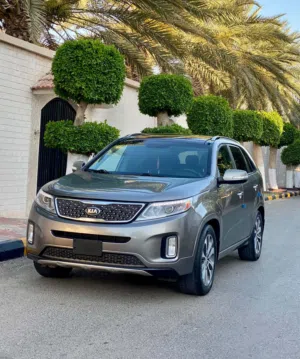 Used Kia Sorento in Tripoli