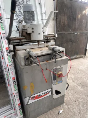 Hydraulic milling machine