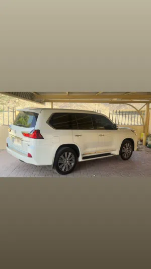 لكزس LX570 للبيع فول كامل
