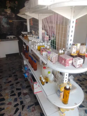سفينه رفوف أربع طوابق