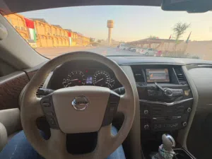 للبيع سيارة  نيسان باترول موديل 2014 خليجي